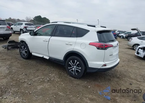2017 Toyota Rav4 Le z USA, uszkodzony, nr VIN JTMZFREV0HJ702596